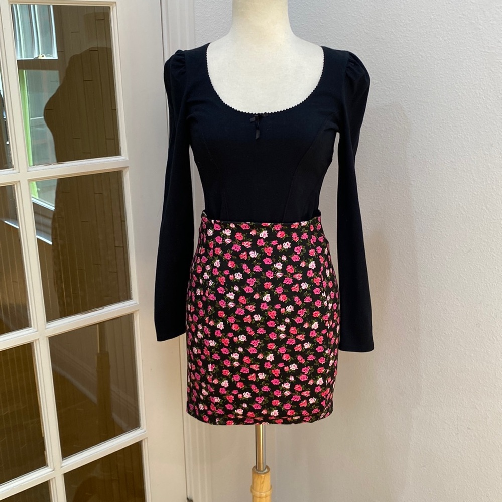 Vintage 80s Y2K 🌺🖤 Betsey Johnson Floral Mini Skirt, NWT, Size Small